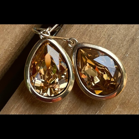 White House Black Market Earrings & Bracelet Set - Picture 3 of 12